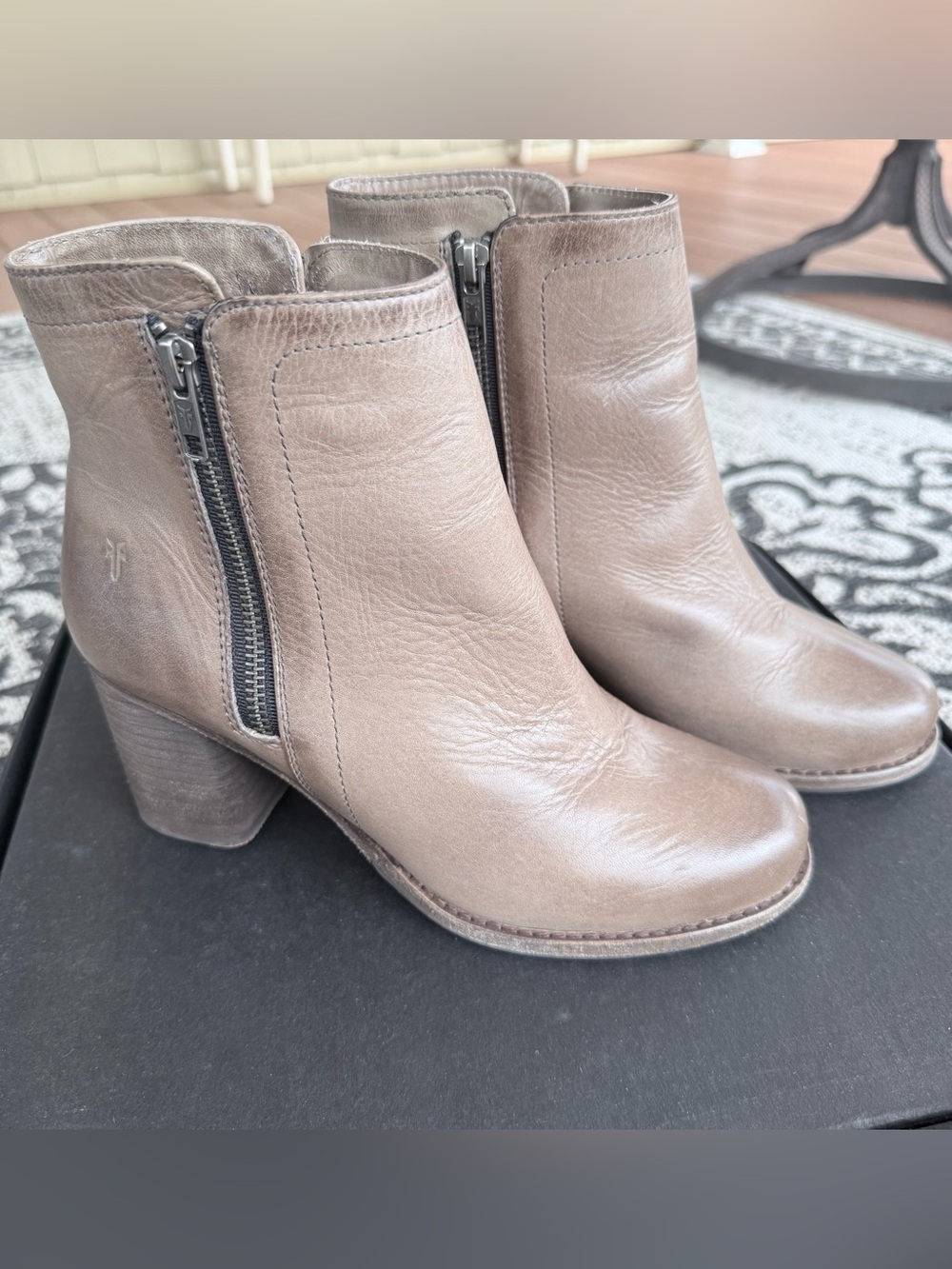 Frye Addie Double Zip Stone Leather Ankle Boots 7.5